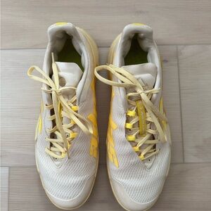 Adidas Barricade Ecru Tint Beam Yellow